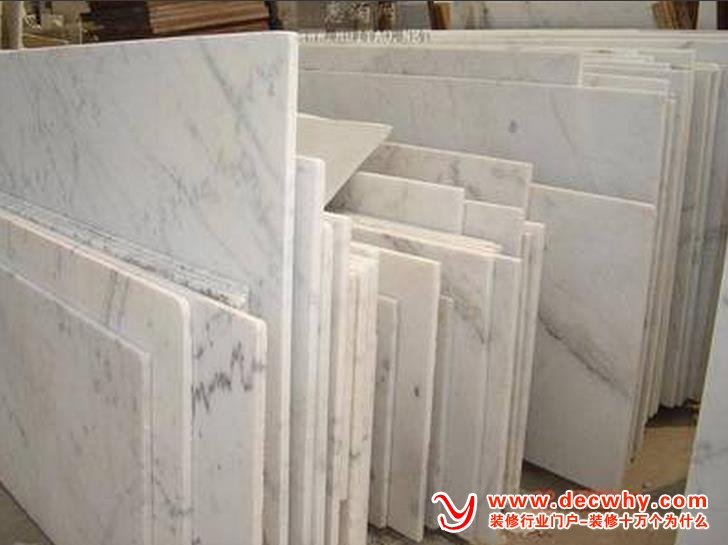 加工厂摆放的天然石材广西白