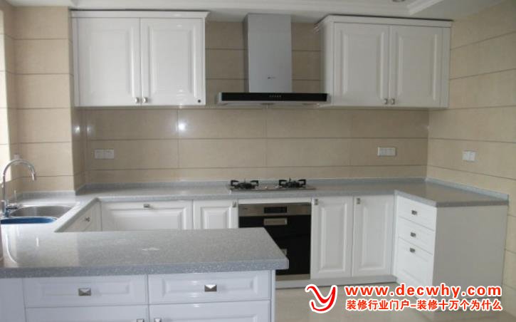 做吊柜之前一定要量一下油烟机的尺寸