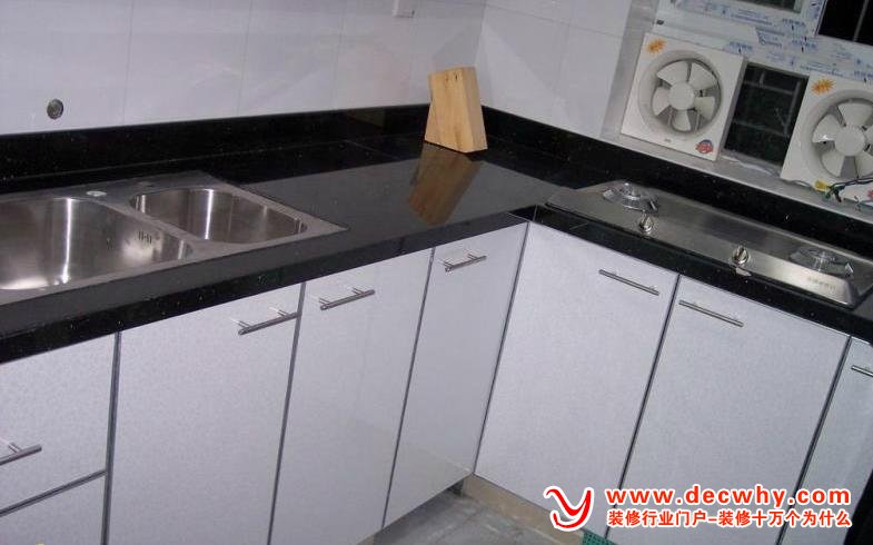 天然大理石橱柜台面安装好了